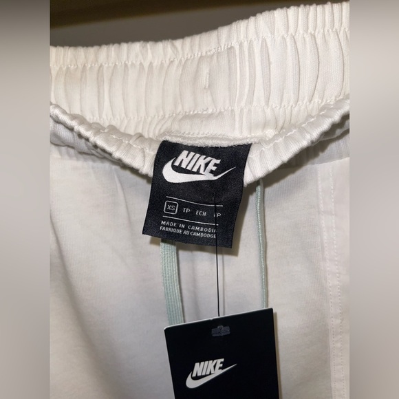 NWT white Nike joggers - Picture 4 of 6